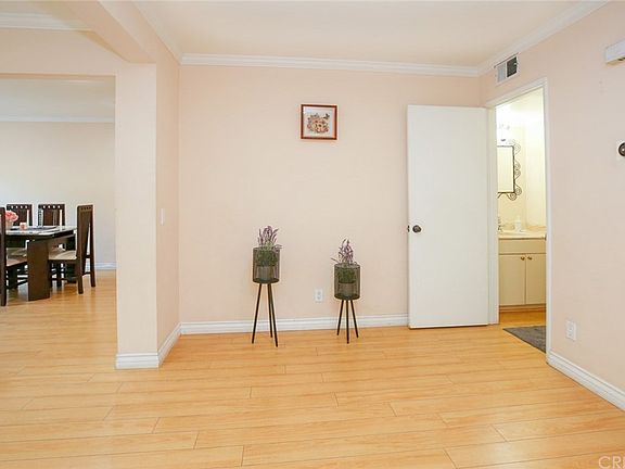 5th image of 12312 Runnymede St Unit 3