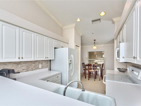 5th image of 19981 Barletta Ln Unit 1821