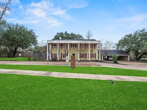 1106 Avenue O, Huntsville, TX 77340