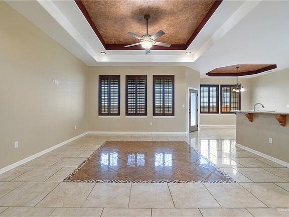 5th image of 3405 Everglade Dr