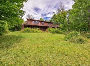 90 Calloway Dr, Barnardsville, NC 28709