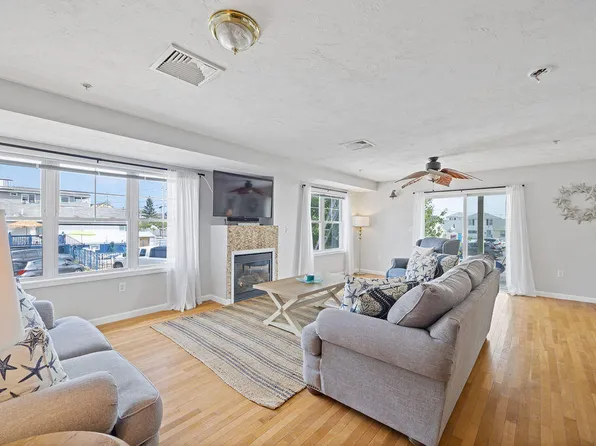 170 E Grand Avenue #4, Old Orchard Beach, ME 04064