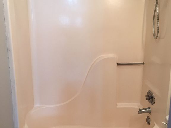3rd image of 204 Parkview Blvd