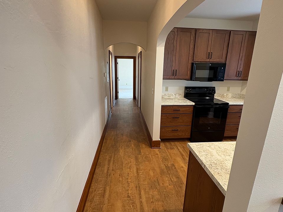 1st image of 3226 West St Unit 2