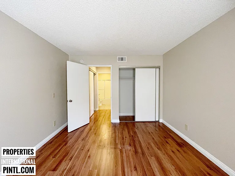 428 Hawthorne St — Photo 13
