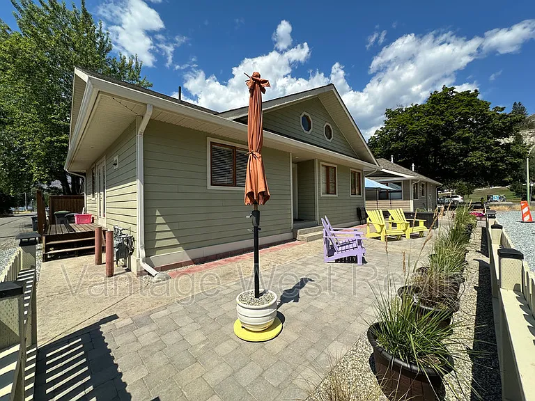 690 Kingsway Ave — Photo 19
