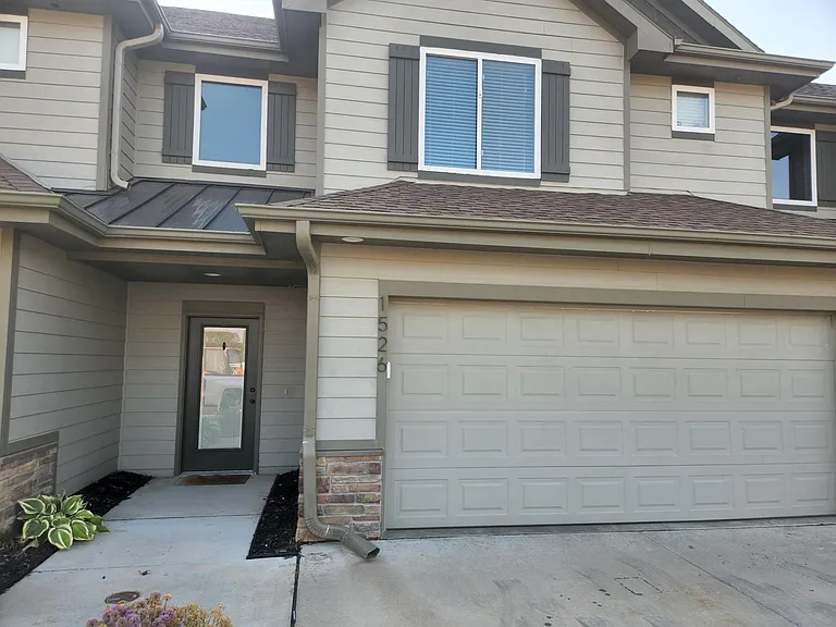 1526 Bristol St — Photo 1