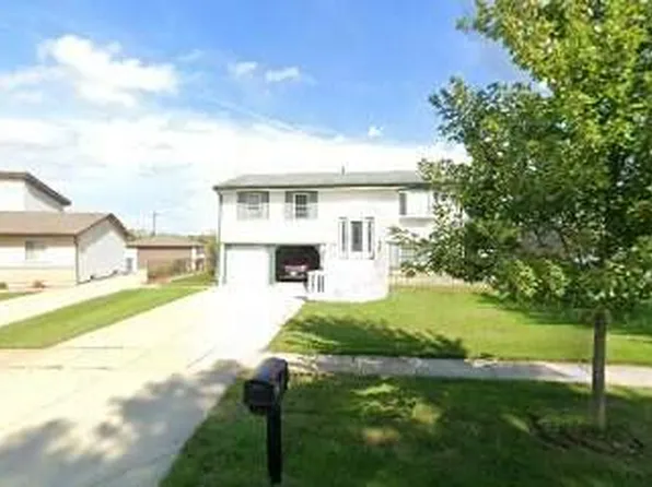 7740 W Laurel Dr, Frankfort, IL 60423