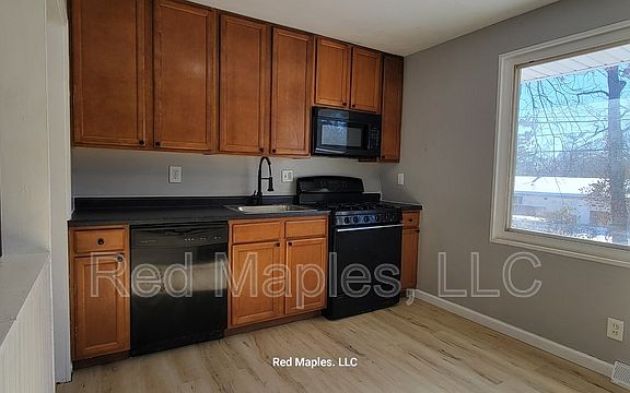 3rd image of 2360 Gardner Dr