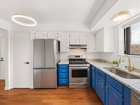 3rd image of 8519 W Catherine Ave Unit 279