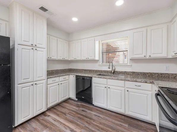 2910 Jennifer Dr, College Station, TX 77845