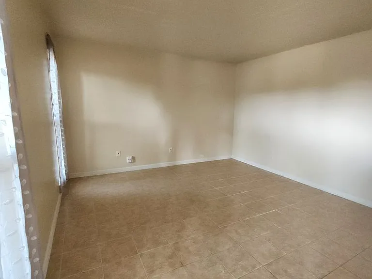 2291 Pipestone Ct — Photo 8
