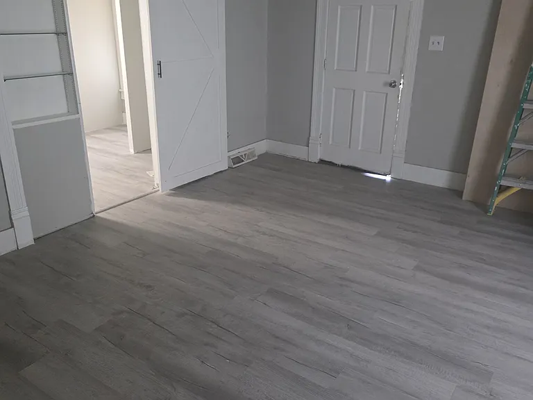 811 Elk St — Photo 3