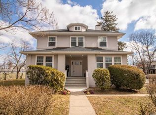 15 S Saxon Ave #5, Bay Shore, NY 11706