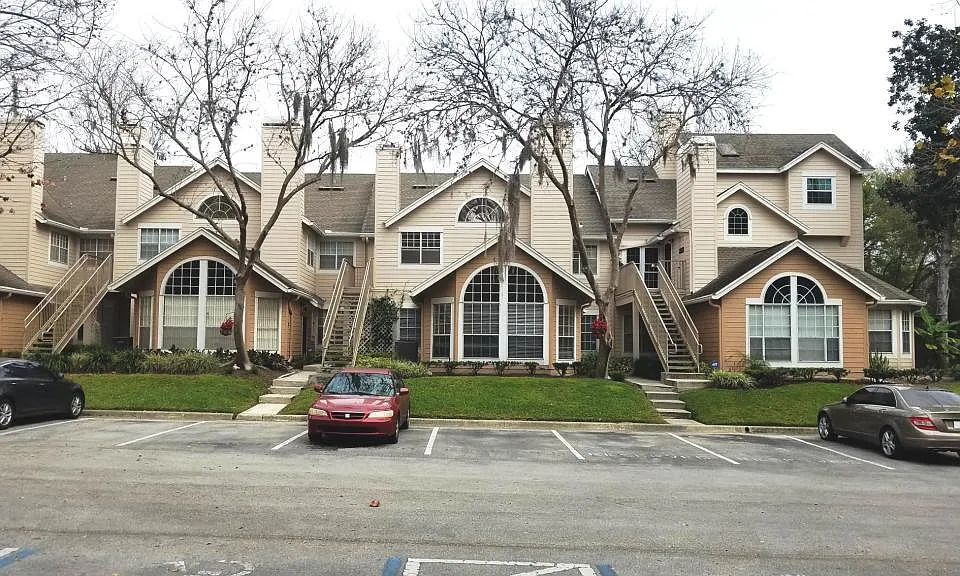 575 Bloomington Ct #15