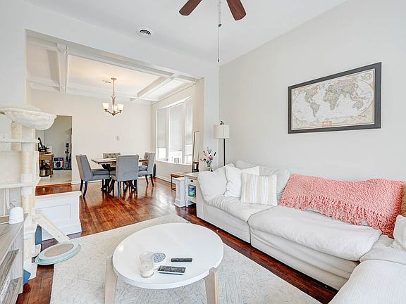 3rd image of 2246 W Armitage Ave