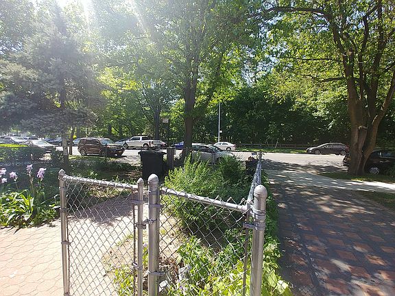2nd image of 109-30 Park Ln S #1