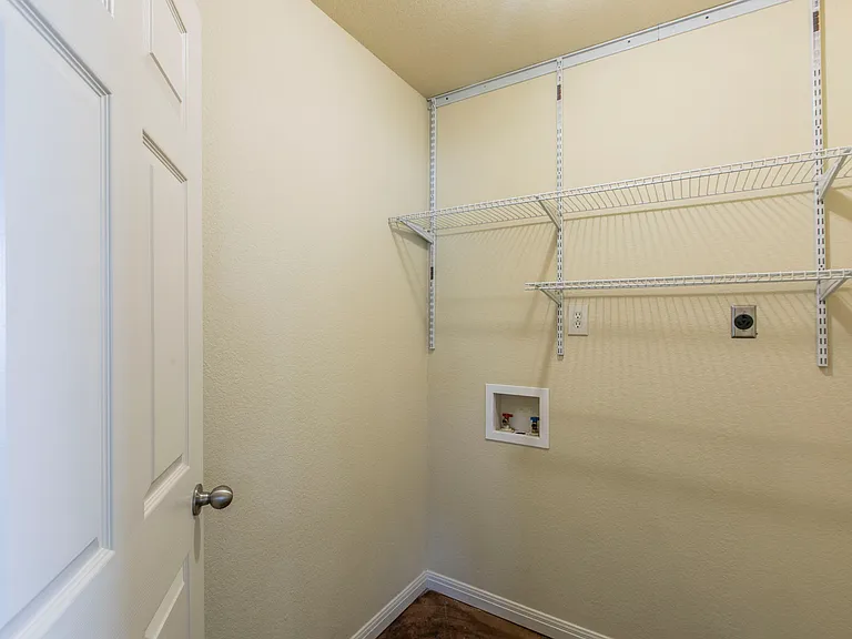 111 Meadow Park Cir #111 — Photo 16