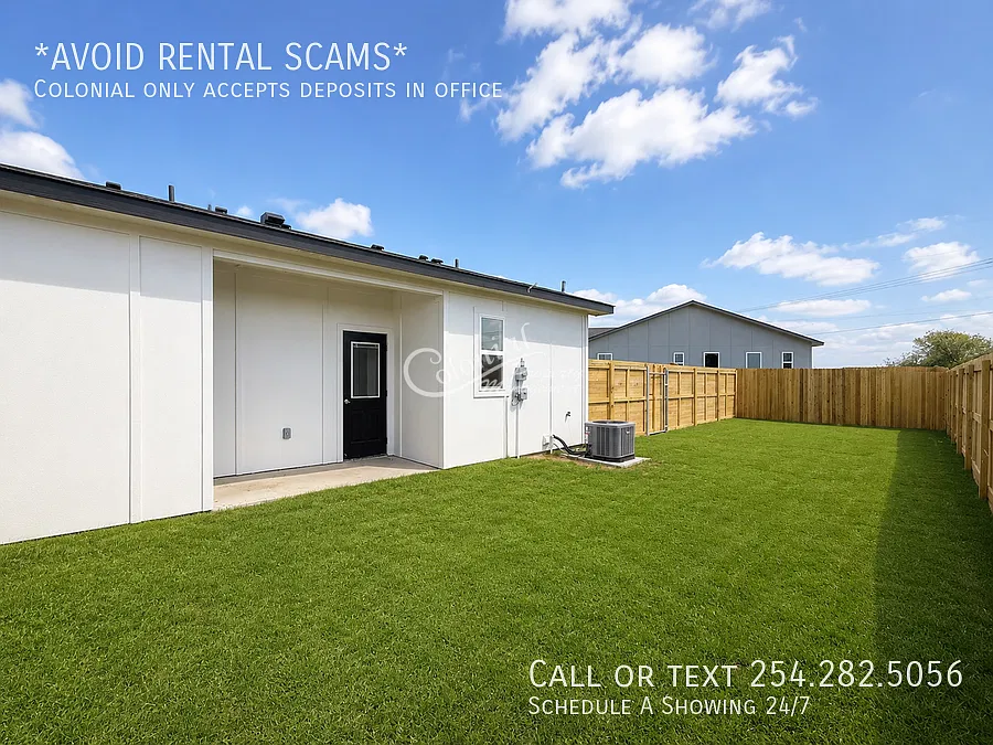 1 bed, 1.5 bath, 901 sqft, $1,235 — Photo 2