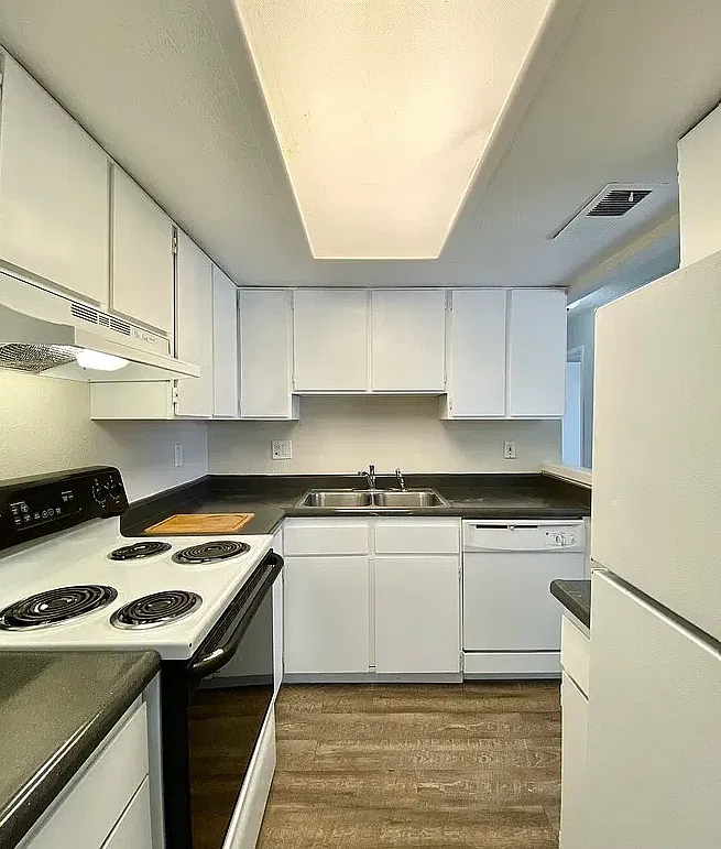 Pinon Place Apartments — Photo 1