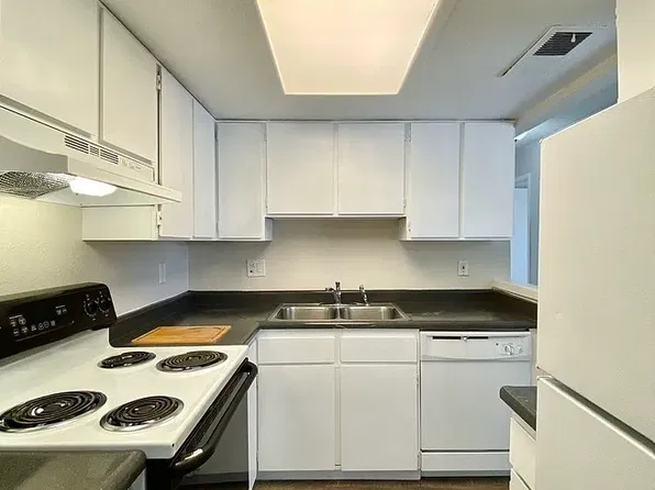 Pinon Place Apartments, 15800 E 13th Pl #1, Aurora, CO 80011