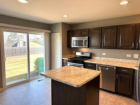 4th image of 211 Wild Meadow Ln