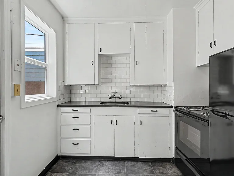 520 19th St NE — Photo 8