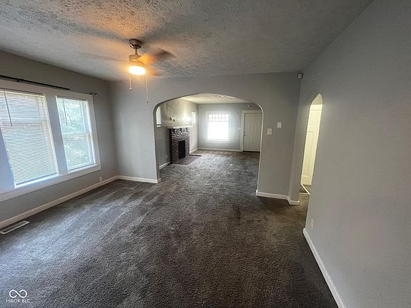 4th image of 923 N Denny St