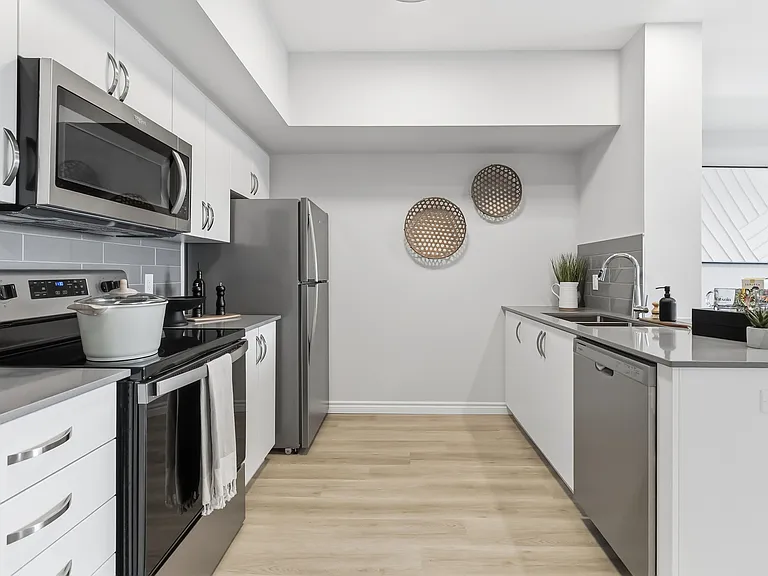 425 Watson Pkwy N — Photo 56
