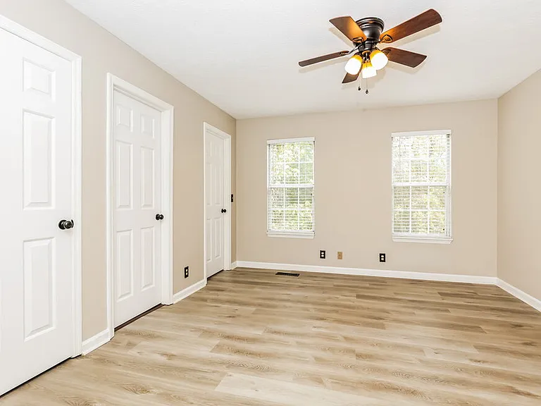 5340 Village Way — Photo 9