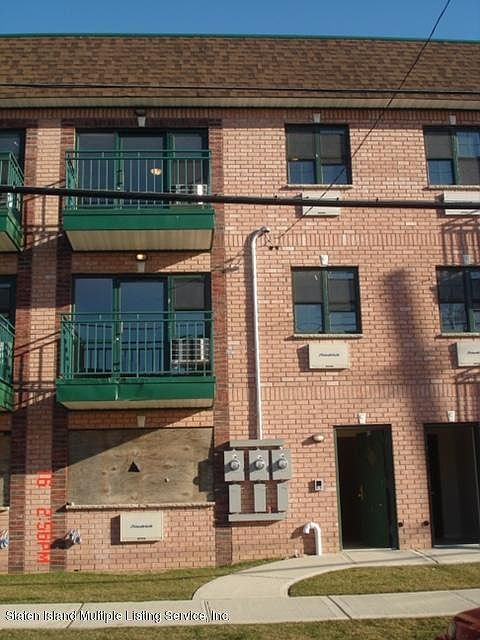 2nd image of 630 Grassmere Ter