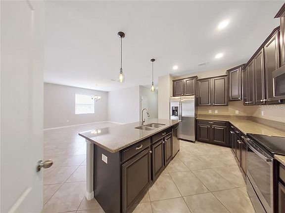 4th image of 18474 Aylesbury Ln