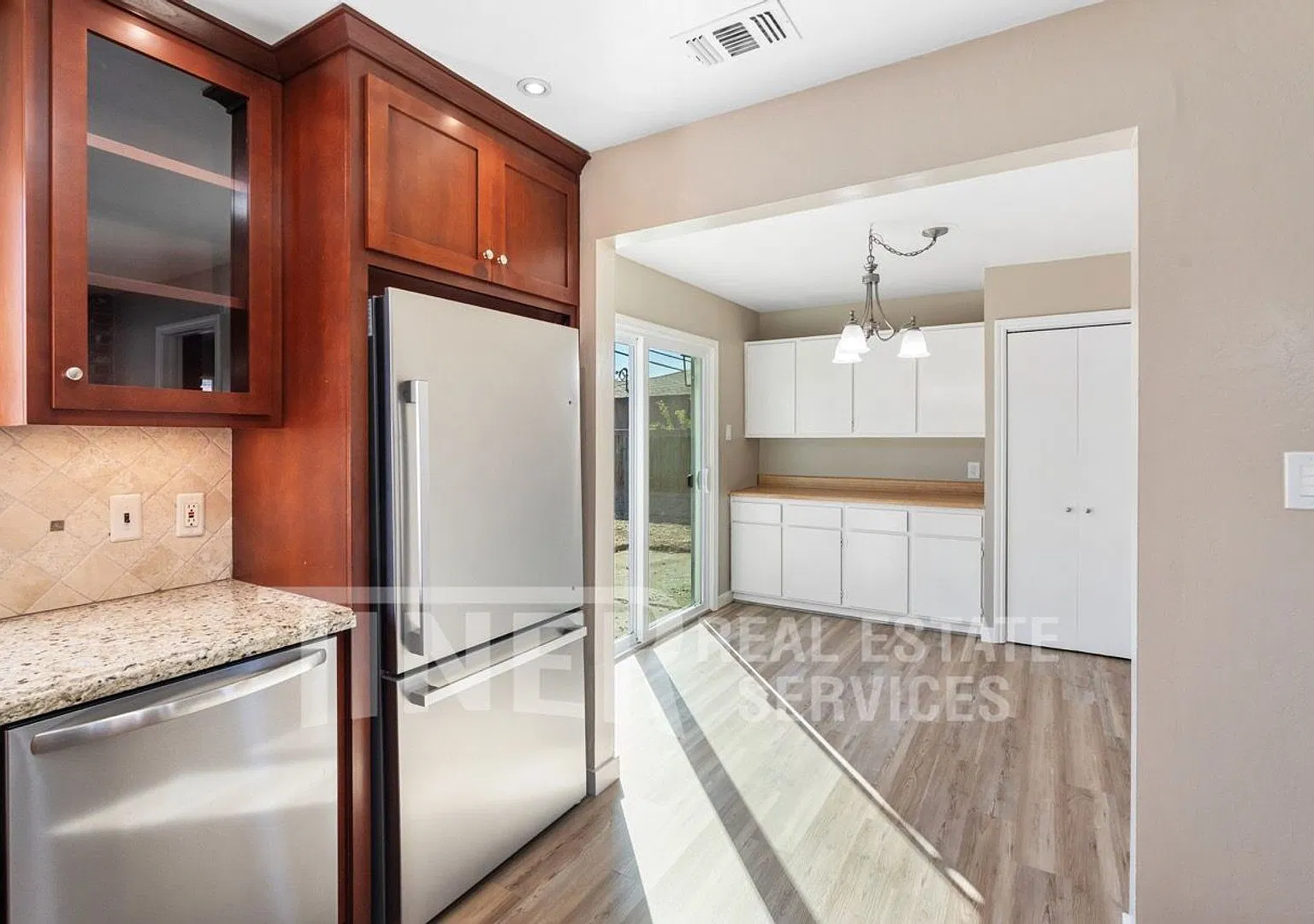 9549 Sara St - Tier 3 - Beautifully Renovated Elk Grove Home — Photo 4