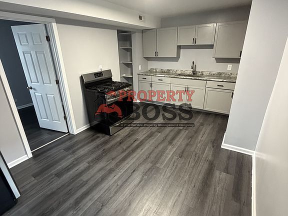 5th image of 1010 Hoffman St