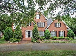 9409 Lochmeade Ln, Matthews, NC 28105