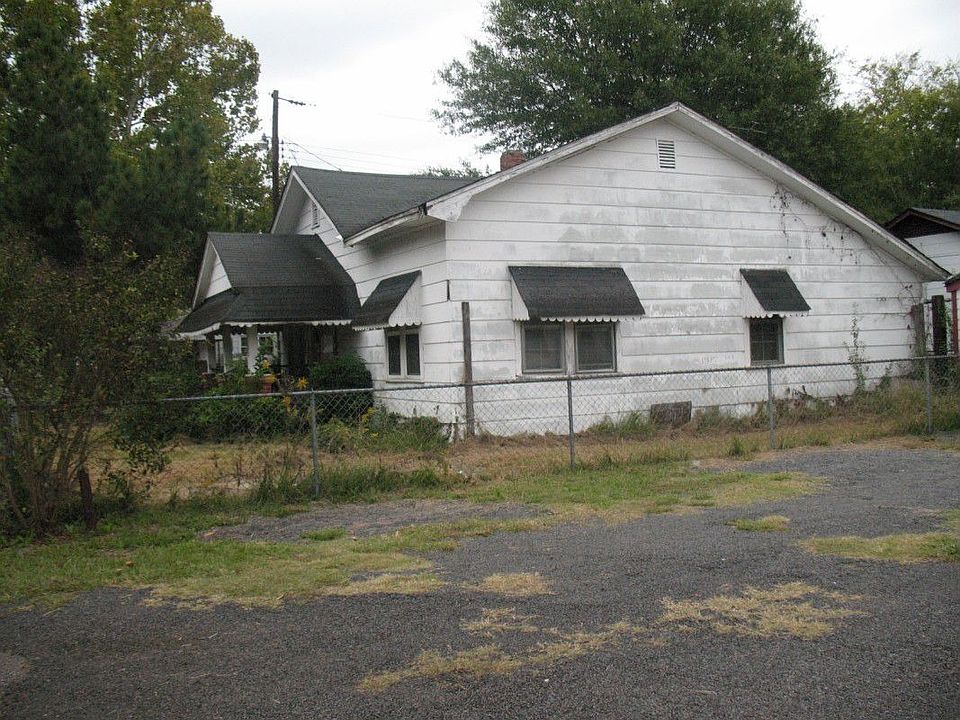 2nd image of 102-F Avenue