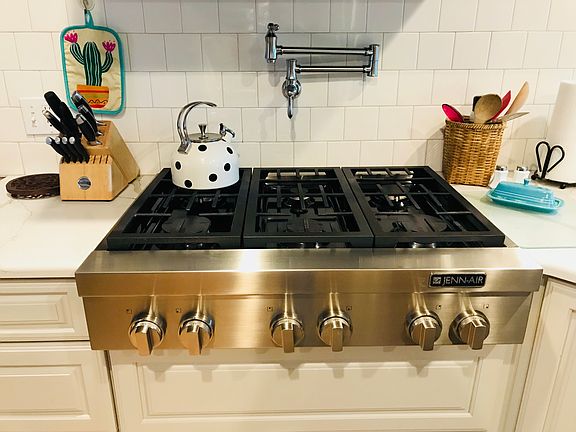 Jenn Air Gas 6 burner 