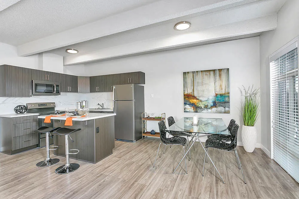 1311 Cook — Photo 4