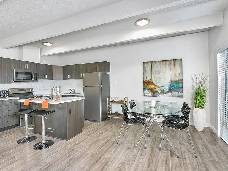 1311 Cook — Photo 4