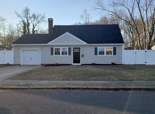 38 Appleton Dr, Hazlet, NJ 07730