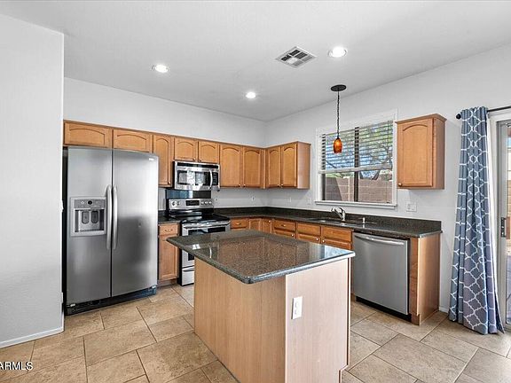 4th image of 1159 S AMANDES Avenue