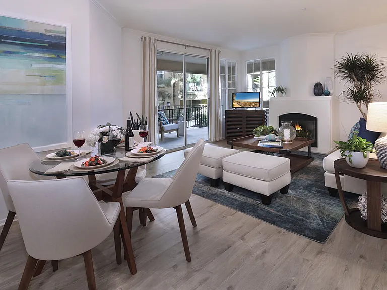 Torrey Villas Apartment Homes — Photo 2