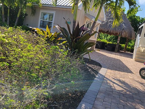 2nd image of 628 SW 35th Trace