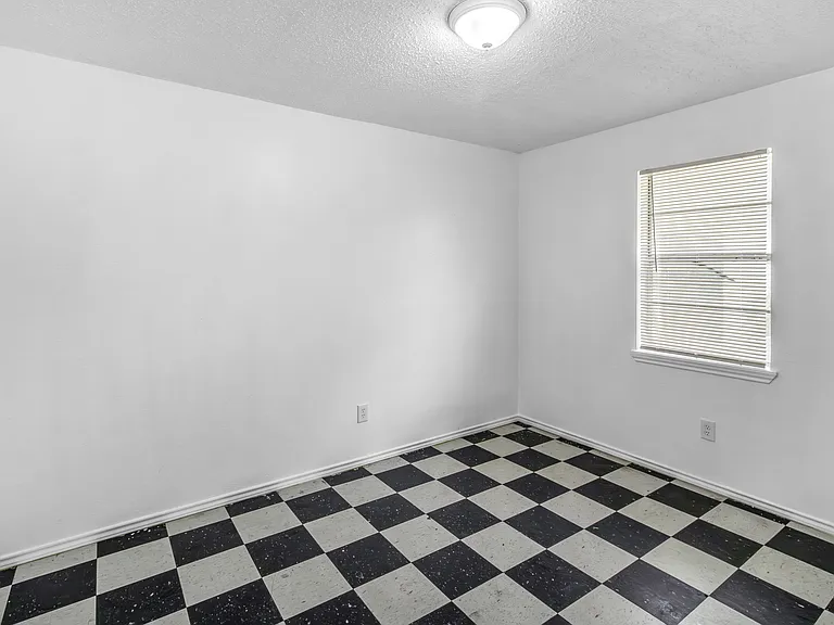 601 N Saint Marie St #1 — Photo 6