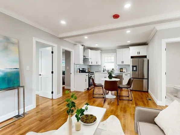 24 Beacon St #3, Winthrop, MA 02152