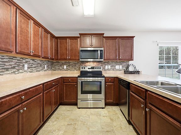 2nd image of 3912 Sabre Ln NW