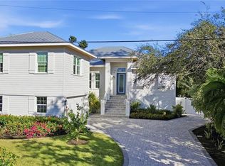 3919 Roberts Point Rd, Sarasota, FL 34242