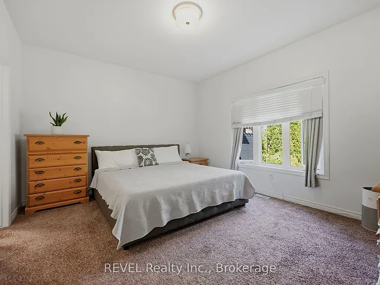 39 Pierpoint Dr — Photo 15