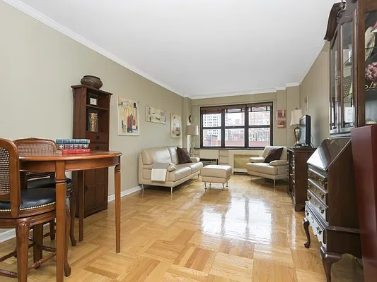 Sold by Sotheby's International Realty | media 1