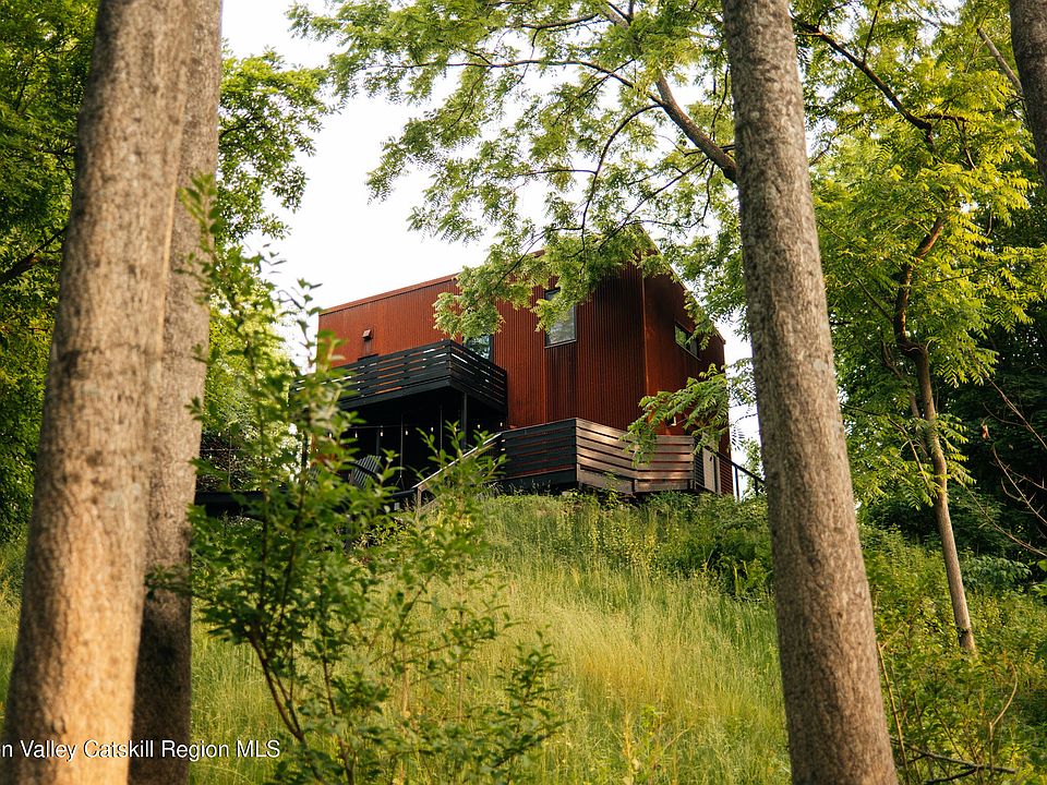 1st image of 402 Washington Street